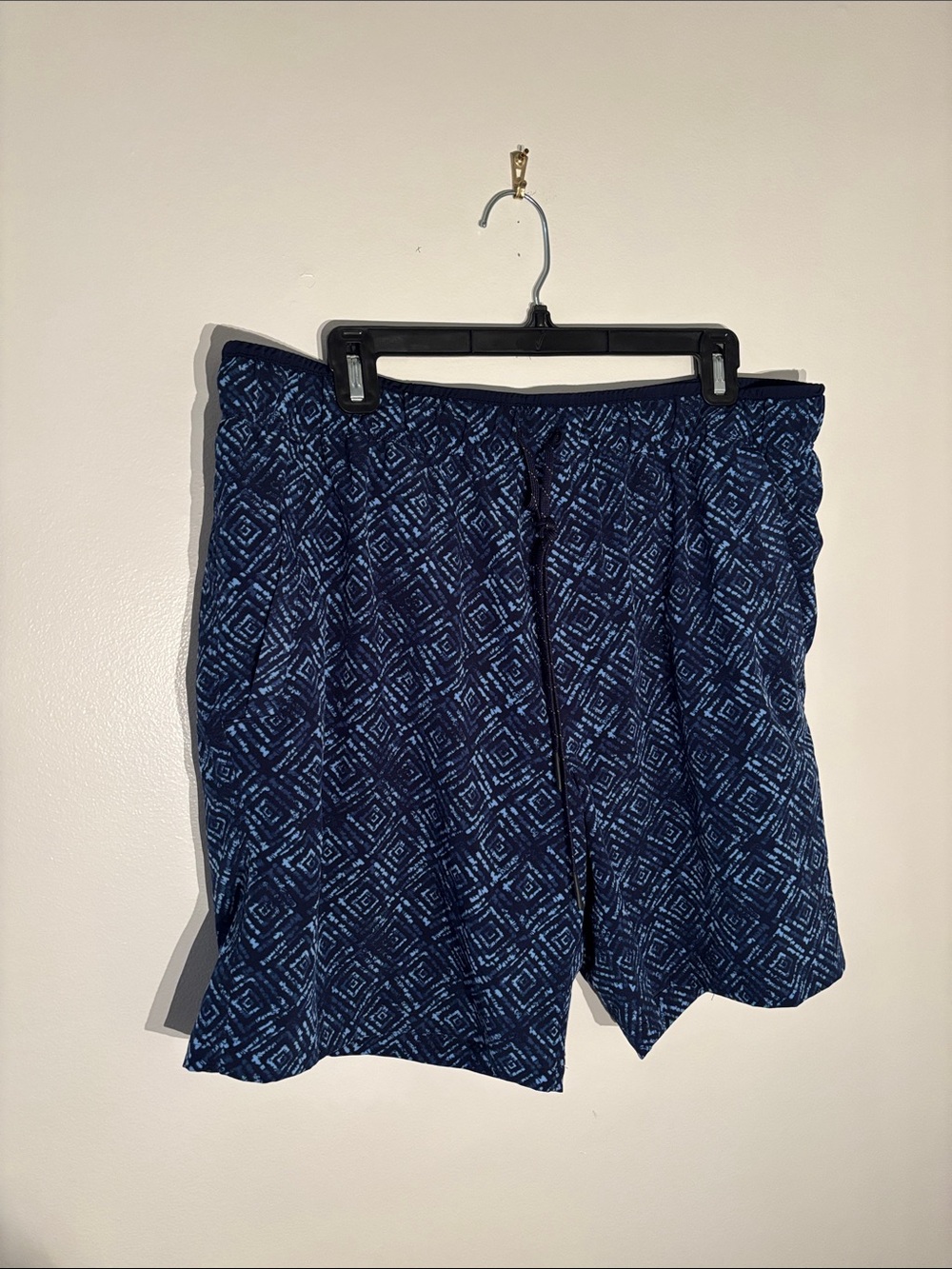 Coolibar men’s blue patterned swim shorts